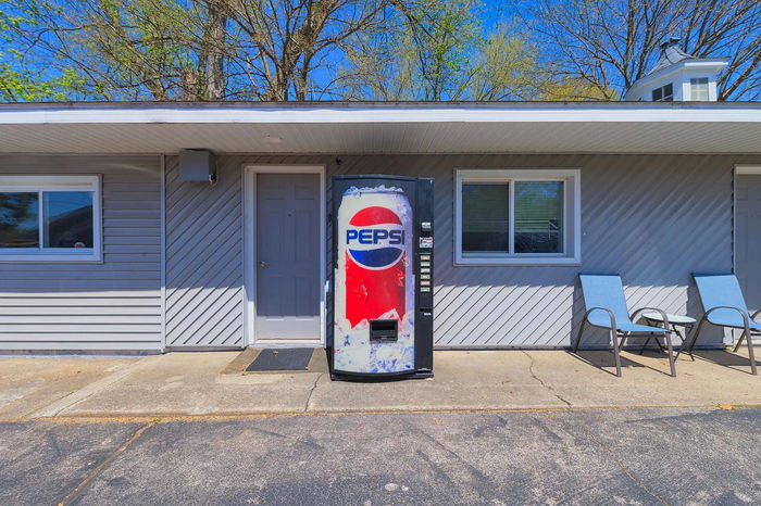 Wil-O-Paw Motel - Real Estate Listing Photo (newer photo)